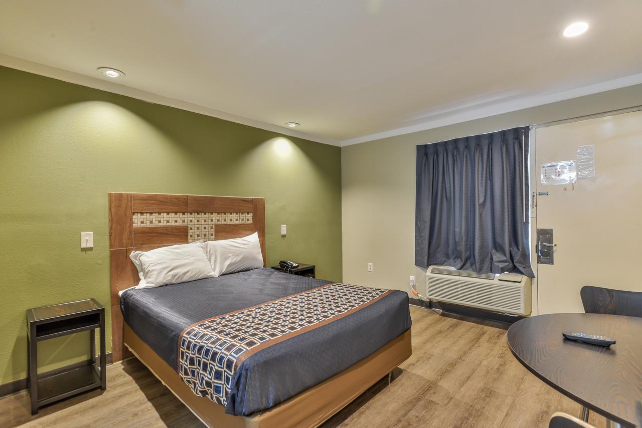 Budgetel Inn And Suites Raleigh Exterior foto