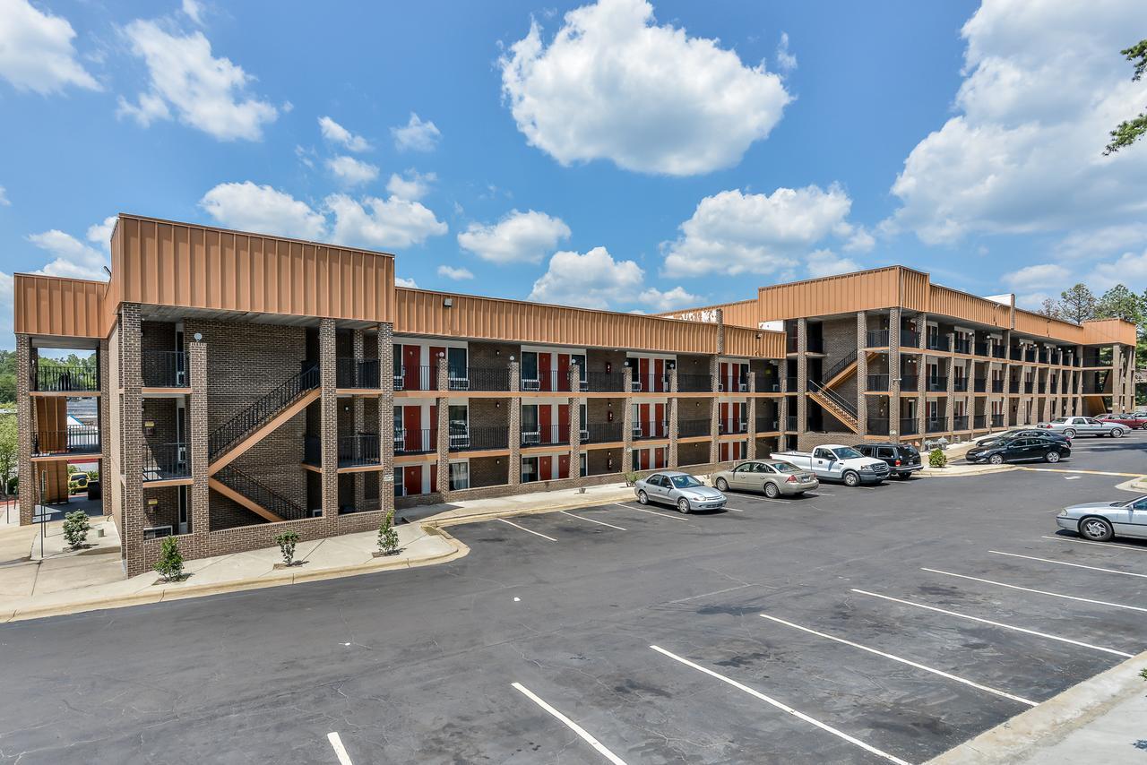 Budgetel Inn And Suites Raleigh Exterior foto